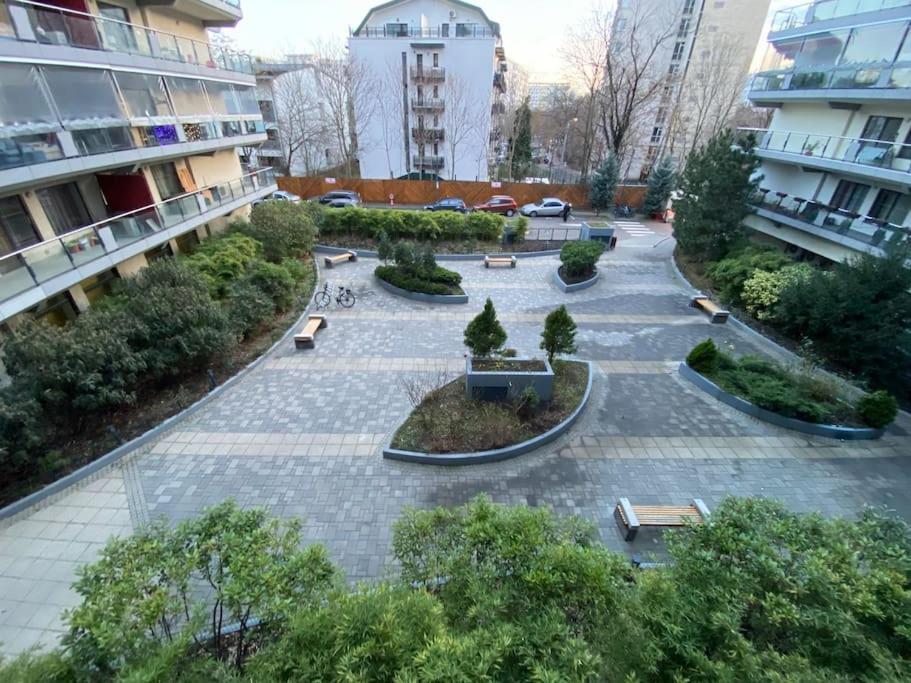Green Apartment 214 With Private Parking ブカレスト エクステリア 写真